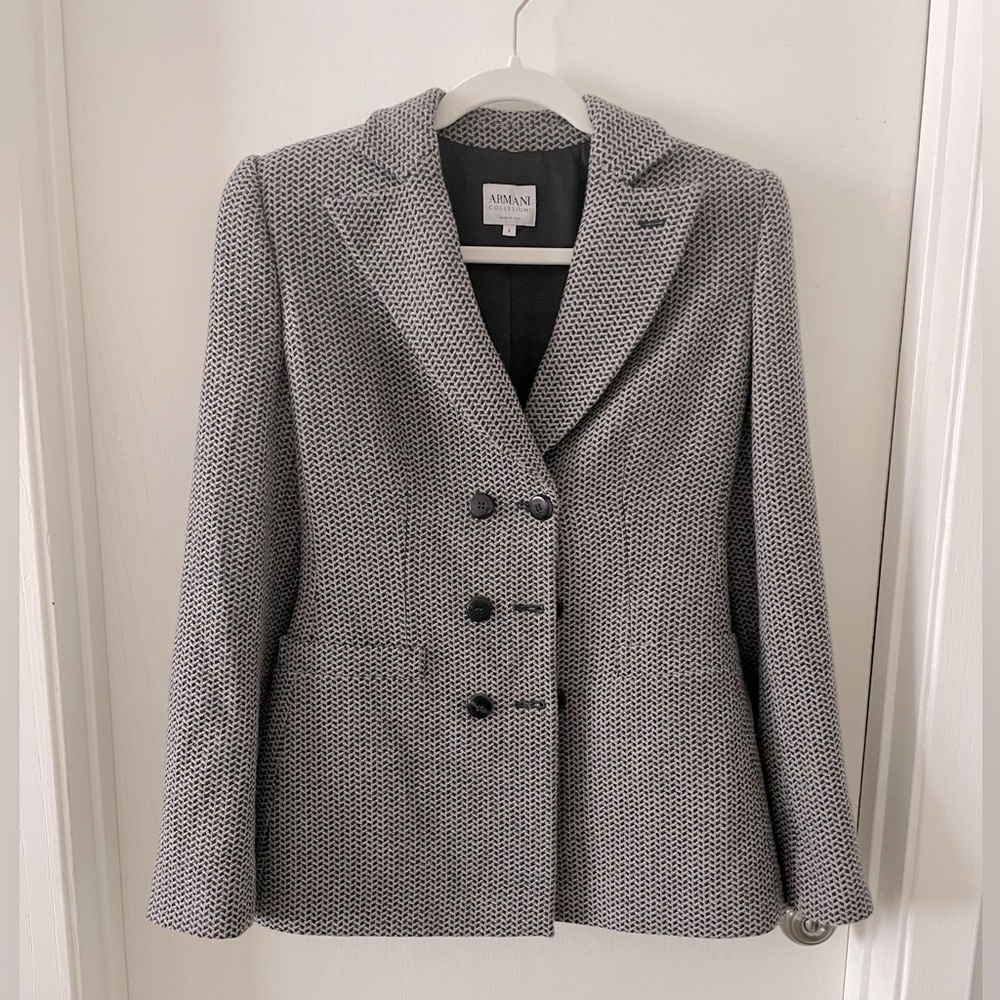 Vintage Armani Wool/cashmere blend Blazer size 4. Gorgeous houndstooth pattern